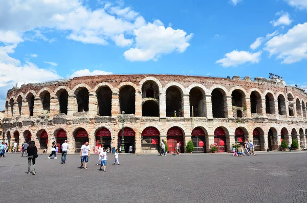 ブラ広場 ヴェローナ イタリアのヴェローナ アリーナとヴェローナのヴェローナ イタリア 2016 都市景観 — ストック写真