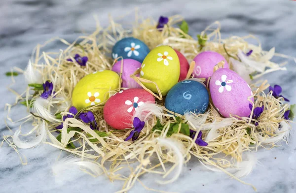 Барвисті Великодні Яйця Мармуровому Фоні — стокове фото