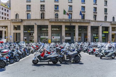 Genoa, İtalya - Haziran 25,2018: motosiklet Park Cenova, İtalya kuzeyinde sokakta