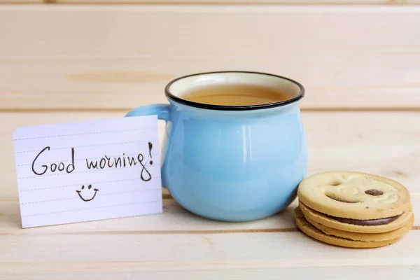 Caneca Azul Biscoitos Chá Aveia Fundo Madeira — Fotografia de Stock