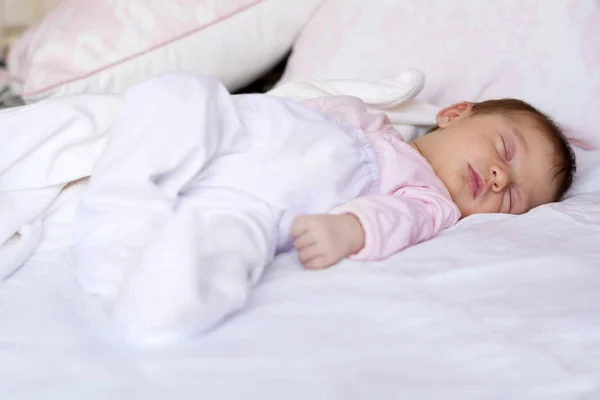 Dormir Niña Recién Nacida — Foto de Stock