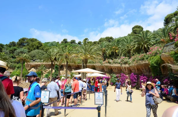 Barcelona, İspanya - 17 Haziran 2016: Barcelona'da Park Guell. 