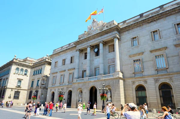 バルセロナ スペイン 2016年6月15日 カタルーニャ政府の建物とバルセロナ市内中心部のサンノジューム広場 — ストック写真