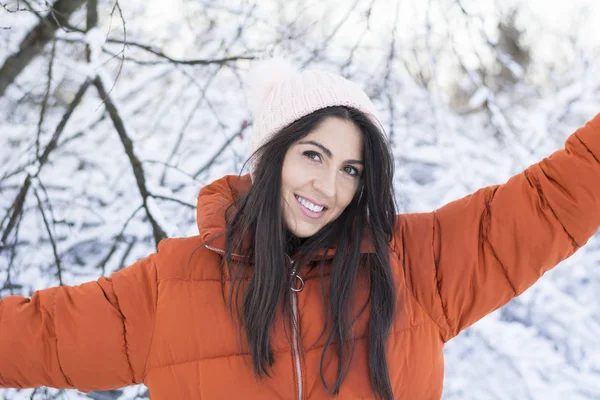 Beautiful Smiling Young Woman Winter Snowy Forest Winter Holidays — Stock Photo, Image