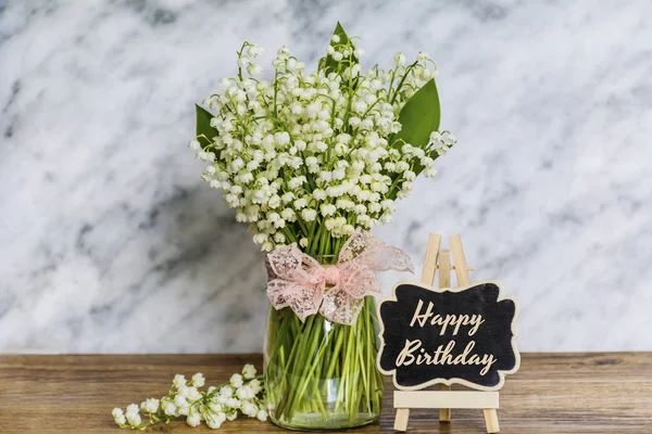Csokor Liliom Völgy Virágok Boldog Születésnapot Üdvözlőlap — Stock Fotó