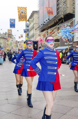 Rijeka, Hırvatistan - Mart 02: maskeli insanlar yer aldığı yıllık karnaval geçit Rijeka, Hırvatistan, 02 Mart 2014.