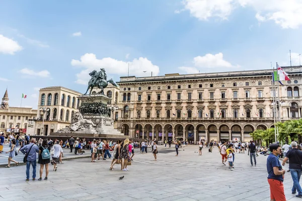 MILAN, ITALY-JUNE 27.2018: Duomo di Milano, Milano Katedrali, Lombardiya, Kuzey İtalya