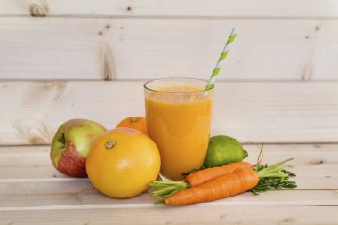 havuç ve greyfurt, sağlıklı yaşam konsepti ile portakallı gazoz