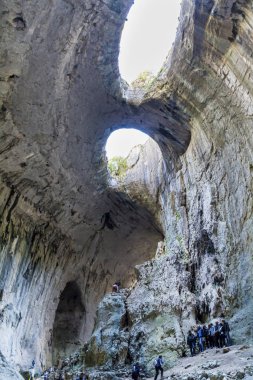 Tanrı'nın gözleri Bulgaristan'da mağara. Prohodna Mağarası 