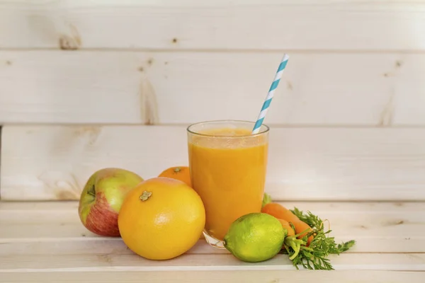 Orangen Smoothie Mit Karotten Und Grapefruit Gesundes Lebenskonzept — Stockfoto