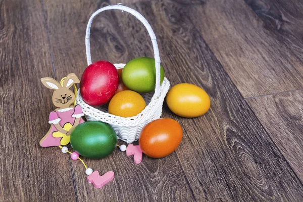 Easter Eggs White Basket Yellow Baby Chicken — Stock Photo, Image
