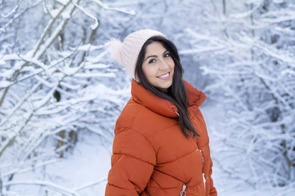 Beautiful Smiling Young Woman Winter Snowy Forest Winter Holidays — Stock Photo, Image