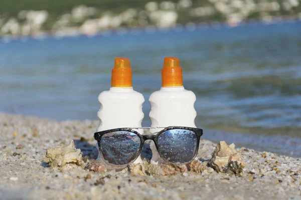 Lahví Opalovací Krém Sluneční Brýle Beach Summer Sluníčko Opalovací Olej — Stock fotografie