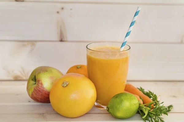 Orangen Smoothie Mit Karotten Und Grapefruit Gesundes Lebenskonzept — Stockfoto