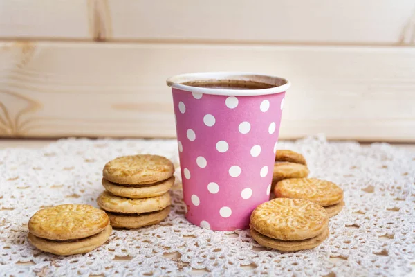 Kaffee Mit Keksen Auf Einem Hölzernen Hintergrund — Stockfoto