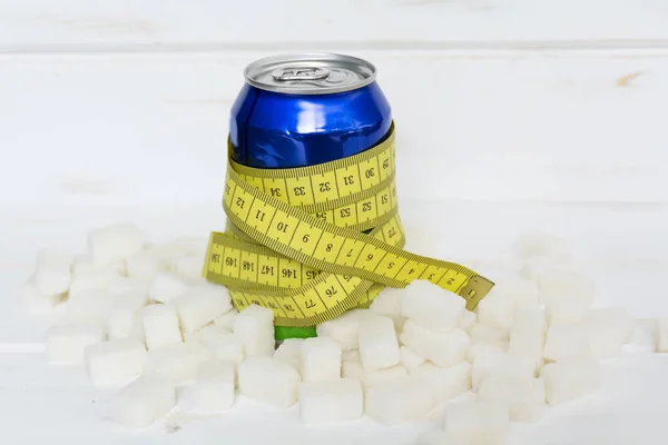 不健康な飲み物コンセプト 炭酸飲料であまりにも多くの砂糖 ダイエットと甘い中毒の概念 — ストック写真