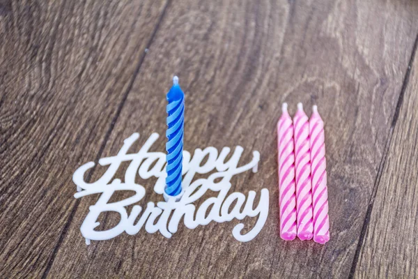 Velas Aniversário Rosa Azul Para Gêmeos Isolados Fundo Madeira — Fotografia de Stock