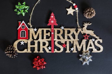 Geleneksel sembollerile Noel kompozisyon