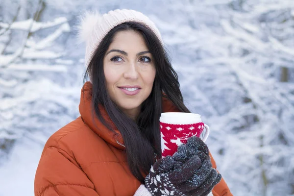 Beautiful Woman Drinking Hot Tea Winter Mountain Winter Vacation — Stock Photo, Image