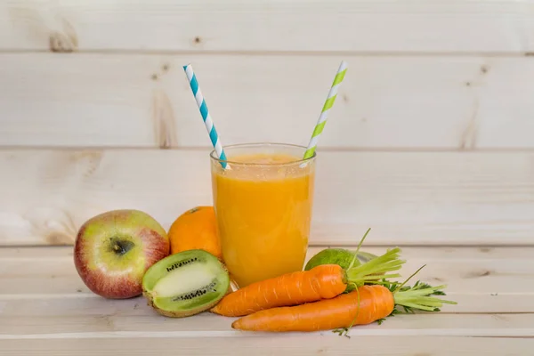 Batido Naranja Con Zanahorias Pomelo Concepto Vida Saludable —  Fotos de Stock