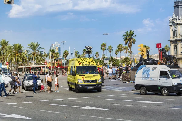 Barcelona Spain September 2017 Yellow Ambulance Car Street Barcelona — ストック写真