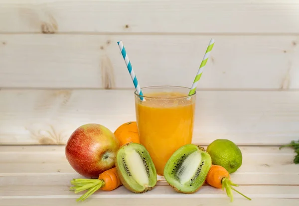 Orangen Smoothie Mit Karotten Und Grapefruit Gesundes Lebenskonzept — Stockfoto