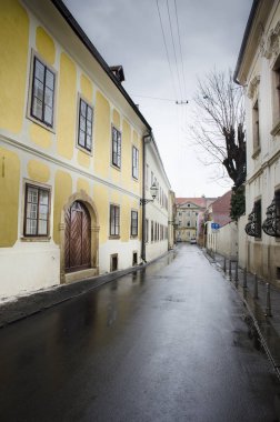 Rijeka, Hırvatistan - Hırvatistan bir tipik bir kasaba ana Caddesi'nin 10 Haziran A fotoğraf