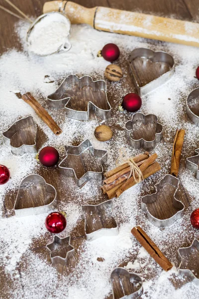 Jul Mat Bakgrund Med Cookies Formar Och Mjöl — Stockfoto