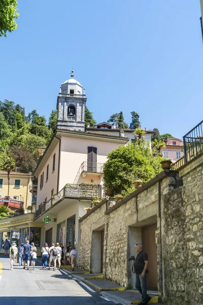 Como Itália Junho 2018 Rua Com Edifícios Antigos Laranja Cidade — Fotografia de Stock