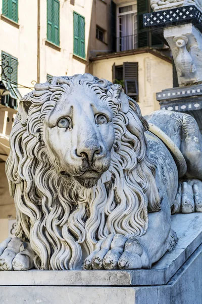 Estátua Leão Fron Catedral San Lorenzo Gênova Itália — Fotografia de Stock