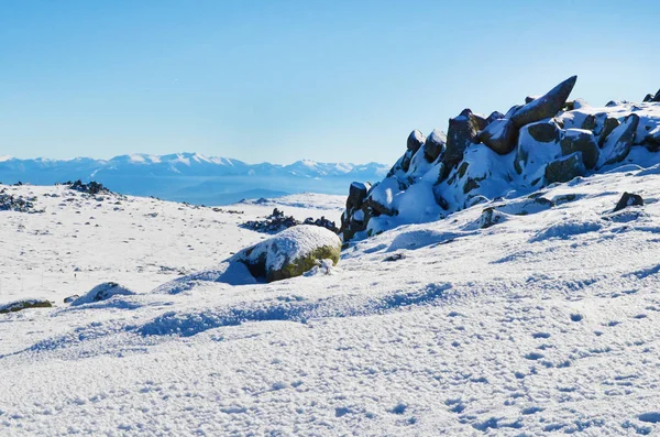 美しい雪の高原の風光明媚なビュー — ストック写真