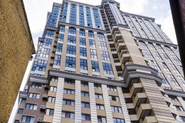 Kiev, Ukrayna - 15 Mayıs 2019: Modern Bina Gökdelenlerinin Alt Açı Görünümü