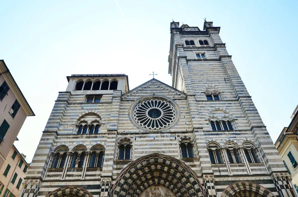 Gênova Itália Junho 2018 Catedral San Lorenzo Com Pessoas Sentadas — Fotografia de Stock