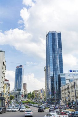 Kiev, Ukrayna - 15 Mayıs 2019: Modern İnşaat Gökdelenleri ile Şehrin Havadan Görünümü. Kiev Şehri