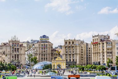 Kiev, Ukrayna - 15 Mayıs 2019: Çeşmeli Meydan Meydanı. Bağımsızlık Meydanı