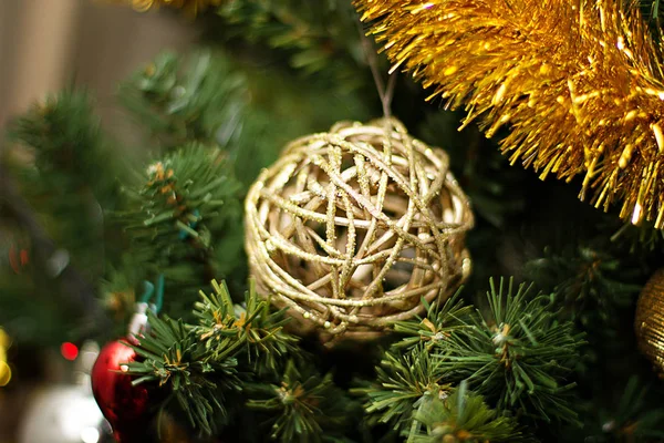 Christmas New Year Christmas Tree Rattan Ball Gold Violin Christmas — Stock Photo, Image