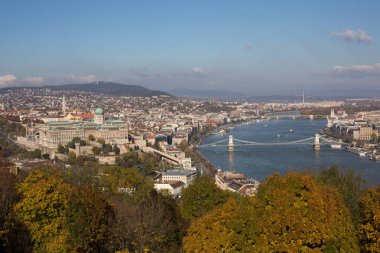 Sonbahar Budapeşte görünümünü ve tuna Gellert Hill