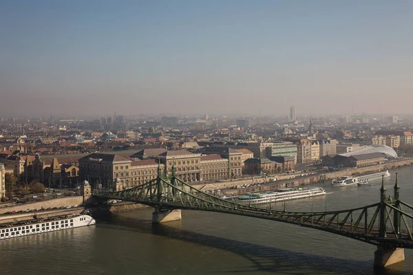 Widok Jesień Budapeszt Dunaju Gellerta — Zdjęcie stockowe