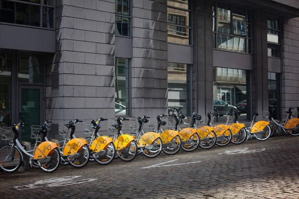 31 octobre 2018. Belgique, Bruxelles. Vélos de ville dans la rue — Photo