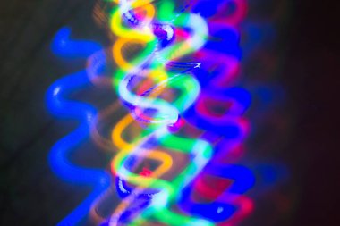 ışıklar karanlık arka planda Neon bokeh bulanık