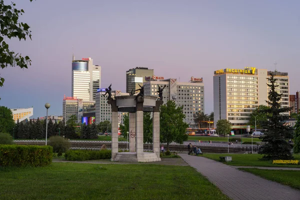 Minsk Belarus May 2018 Pobediteley Avenue Sunset Viewed Central Park — Stock Photo, Image