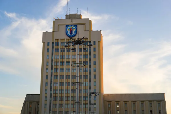 明斯克 白俄罗斯 2018年6月3日 白俄罗斯国立师范大学以马克西姆坦克大楼命名 明斯克市披着武器 — 图库照片