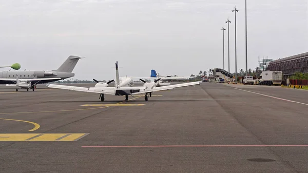 Prop Małych Samolotów Lotnisku Afryce — Zdjęcie stockowe