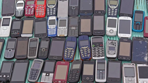 Grande Collezione Vecchi Telefoni Cellulari Varietà — Foto Stock