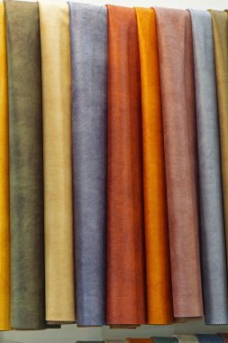 Çeşitli renk tekstil materyal örnekleri