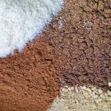 Sağlıklı kek pişirmek için ham gıda malzemeleri.