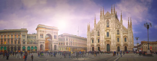 Panorama Praça Principal Piazza Milão Lombardia Itália Recebe Nome Catedral Imagens De Bancos De Imagens Sem Royalties