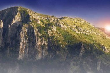 Epirus 'daki Tymfi Dağı'nda nefes kesen bir gün doğumu (Yunanistan)          