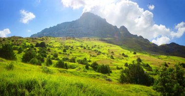Epirus 'taki Mountain Tymfi 'nin nefes kesen manzarası (Yunanistan)                              