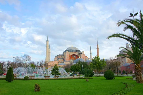 Konstantinopolis Eski Katedrali Ayasofya Yüzyılda Inşa Edilirken Günümüzde Müze Olarak — Stok fotoğraf